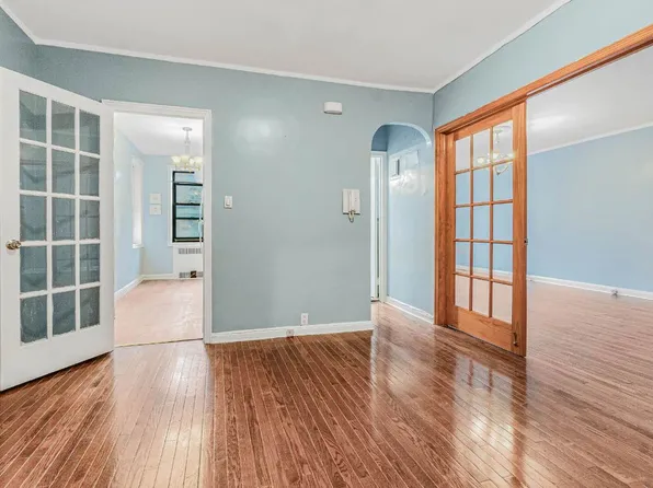 69-40 Yellowstone Boulevard image 11 of 21