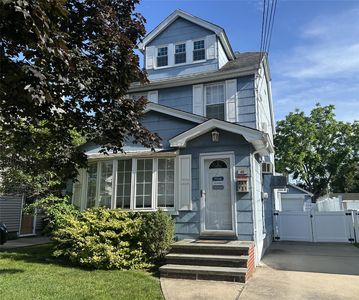 40 Syracuse Street, Williston Park, NY, 11596