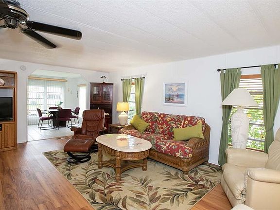 5th image of 905 Laurel Cir
