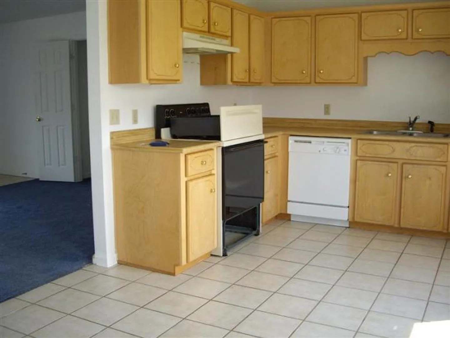 For Rent — Photo 3