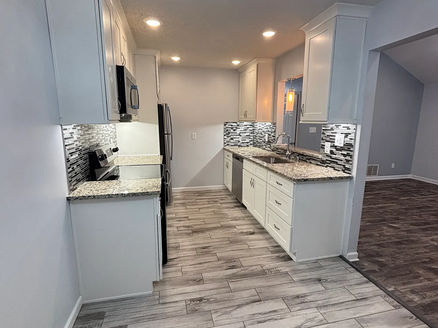 285 E Park Dr — Photo 3