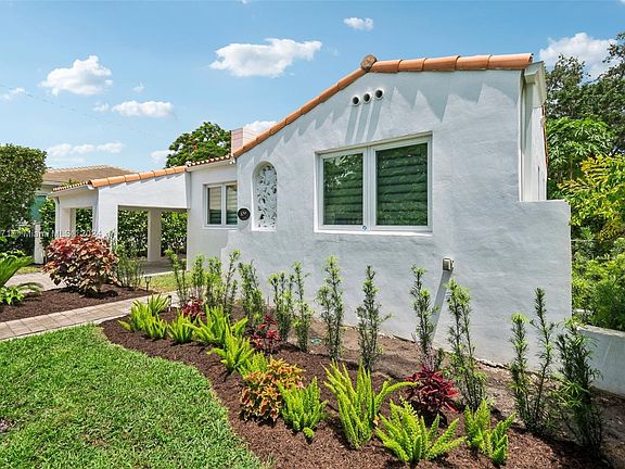 3rd image of 109 Camilo Ave