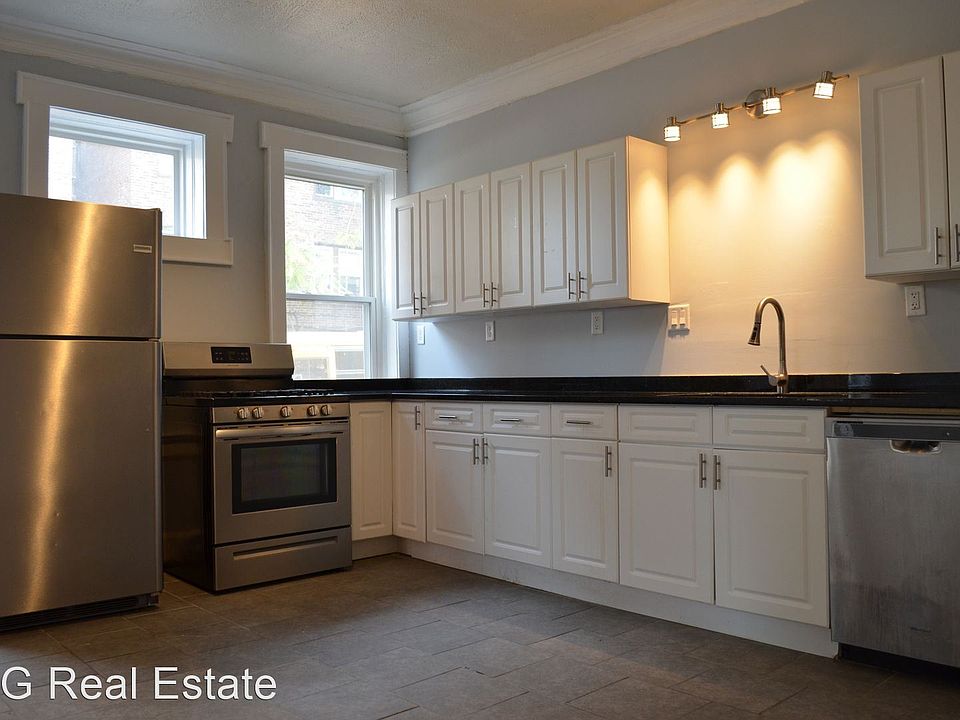 1st image of 89 Spruce St Floor 1