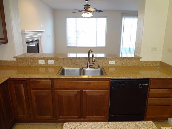 5th image of 1368 Standish Cir