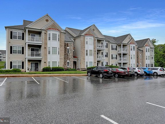 3rd image of 504 Lloyd Pl Unit 7
