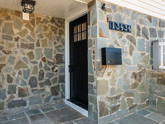 5th image of 13434 Greenacre Dr