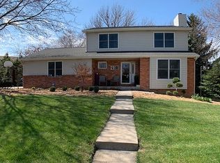 2911 Fox Hollow Rd, Lincoln, NE 68506