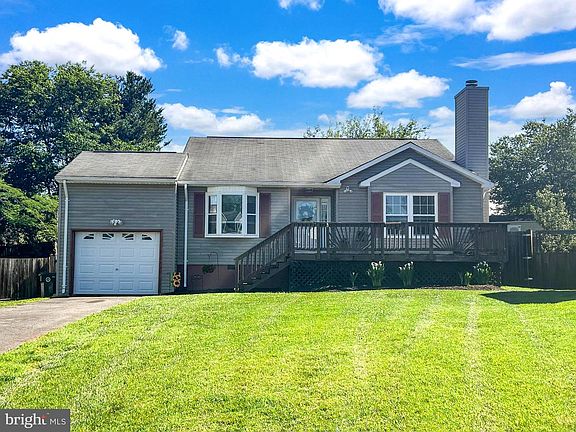 2nd image of 1409 N Thomas Way