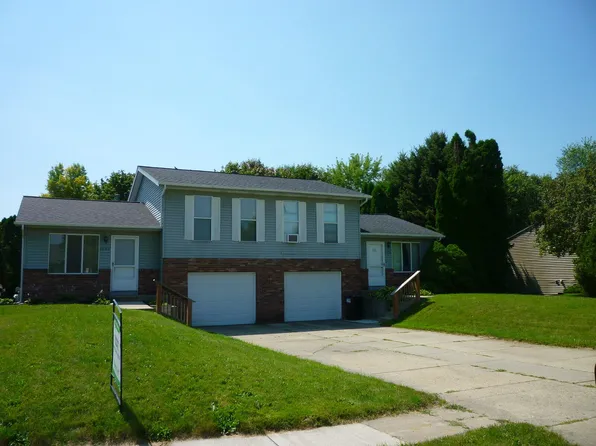 3698 Dublin St NW, Grand Rapids, MI 49534