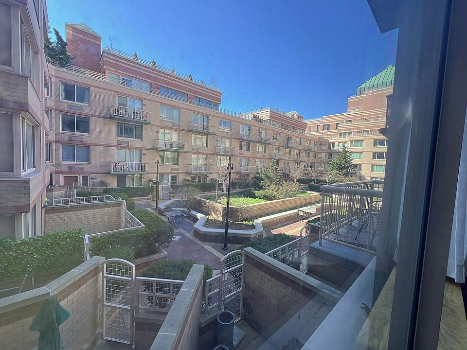 1st image of 350 W 50th St APT 3MM