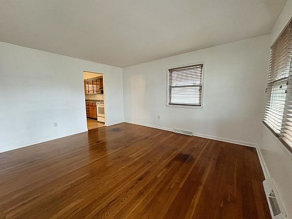 2nd image of 2325 Wilson Blvd
