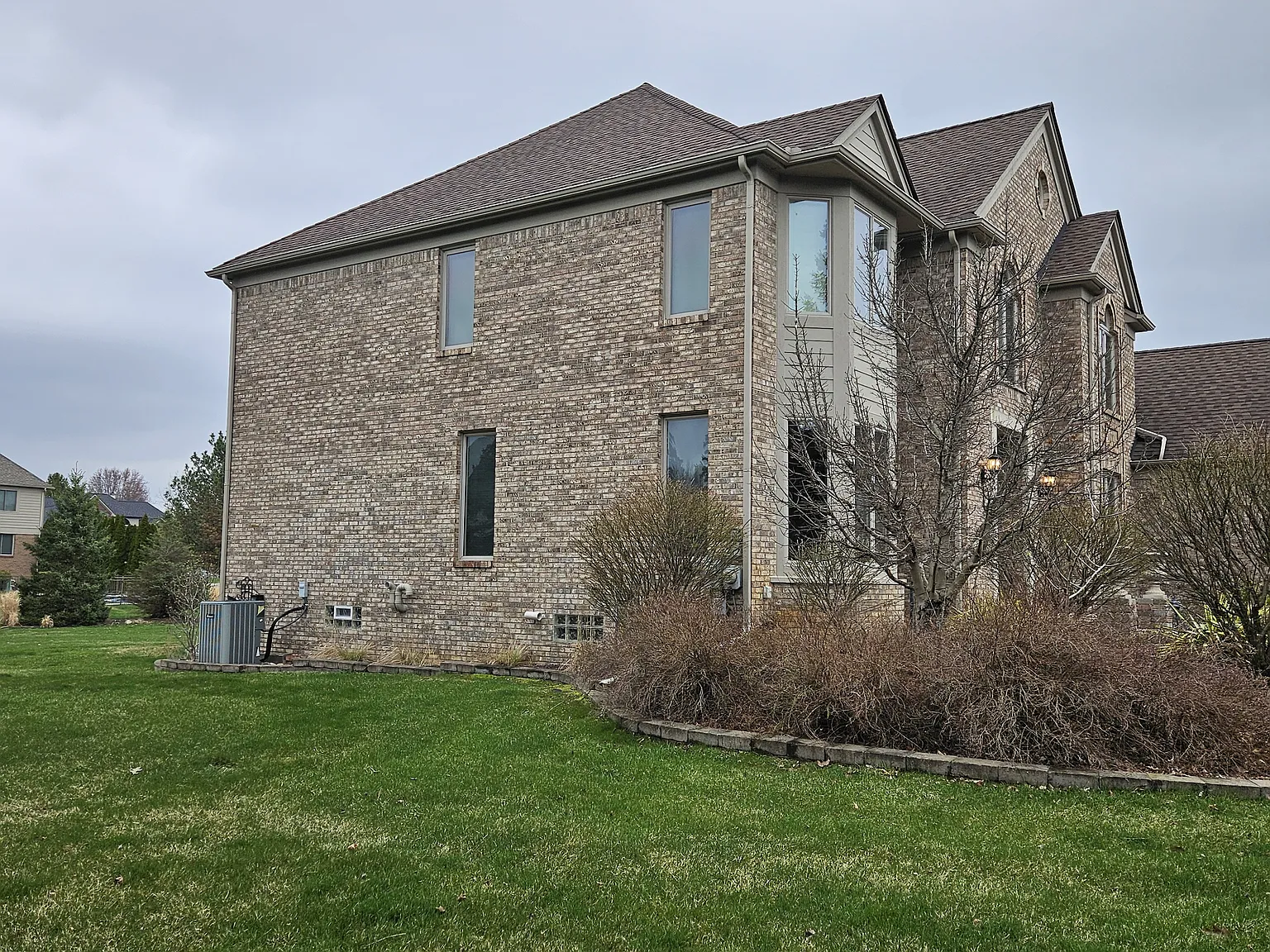 4 bed, 3520 sqft, $5,450 — Photo 3