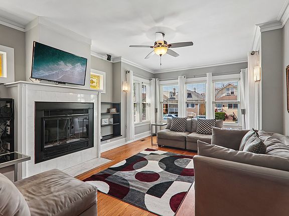 5th image of 5633 W Cornelia Ave