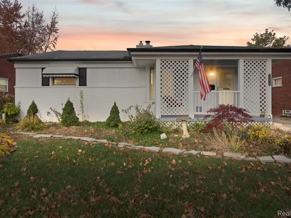 31670 Mackenzie Dr, Westland, MI 48185