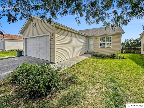 5560 N 26th Pl, Lincoln, NE 68521