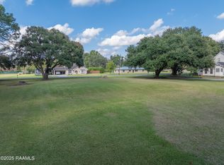 1121 Briar Patch Rd, Broussard, LA 70518