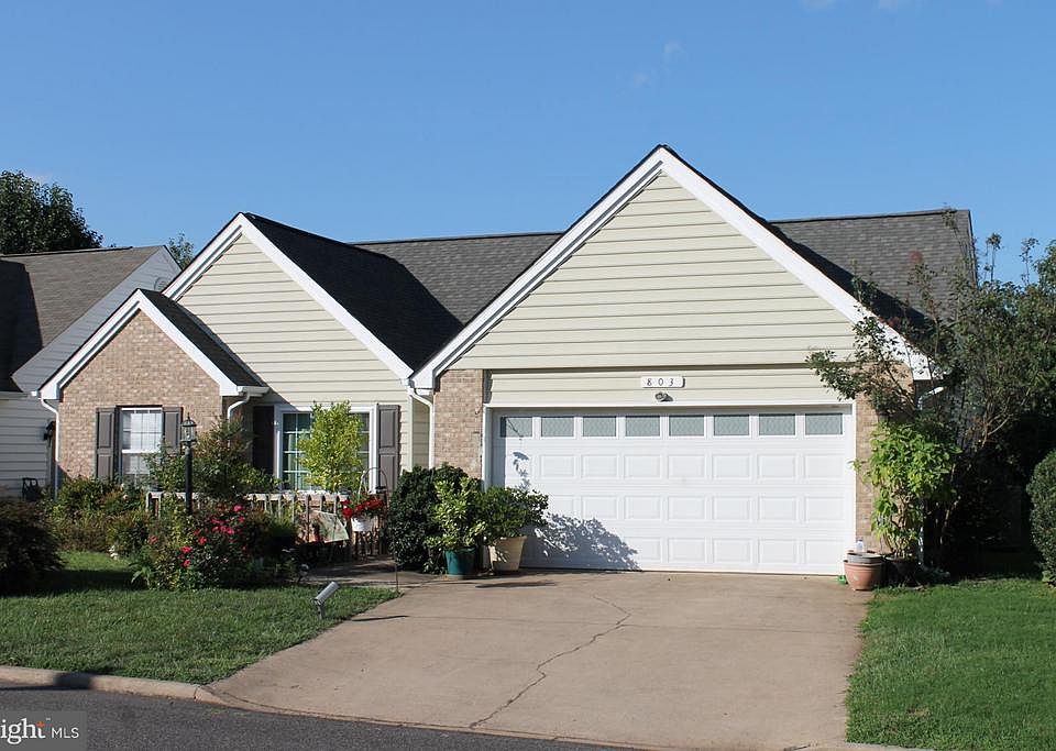 2nd image of 803 Ripplebrook Dr
