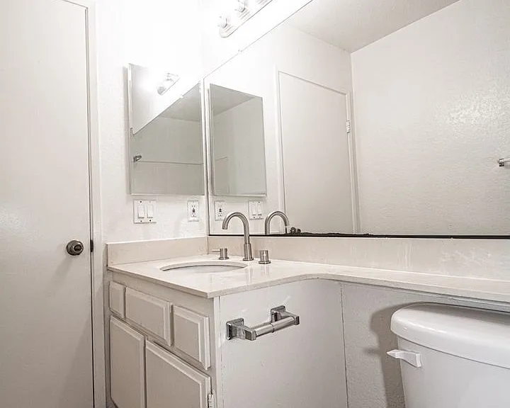 22840 Hilton Head Dr #127 — Photo 28