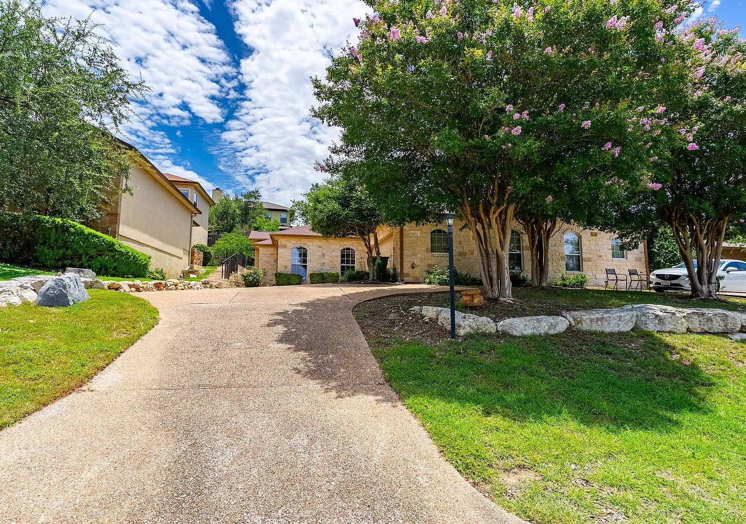 Luxury Living: Stunning 2-Bed Townhome in Lakeway - Your Dream Home Awaits! Schedule Your Tour To... — Photo 1