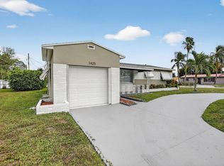 1425 S 24th Ct, Hollywood, FL 33020