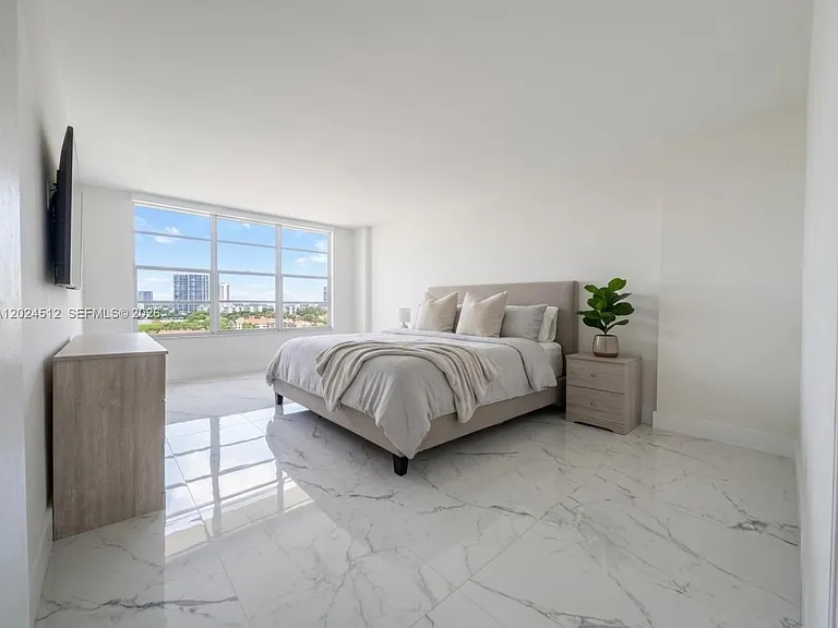 3800 S Ocean Dr #1012 — Photo 2
