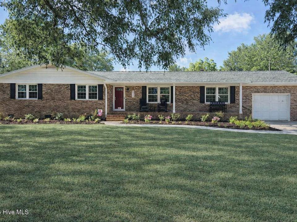 1st image of 810 Bragg Drive