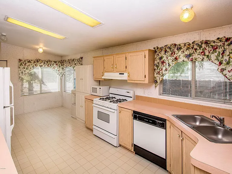 4850 E Lowell Dr — Photo 6