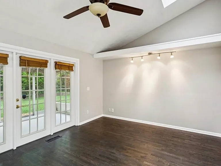 667 Brookline Dr SE — Photo 18