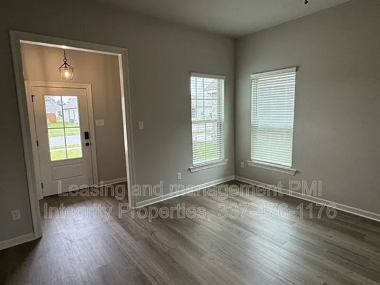 112 Segovia Way — Photo 3