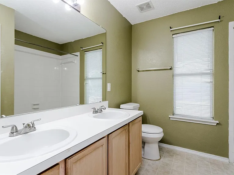 1308 Dundee Dr — Photo 1