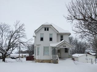 206 E Atkinson St, Sheffield, IL 61361