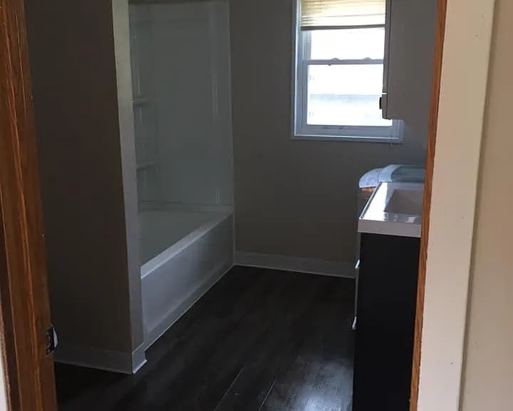 452 E Holum St — Photo 7