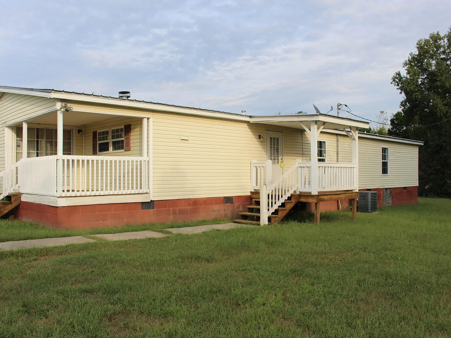 3 bed, 1809 sqft, $1,575 — Photo 2
