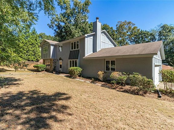 2nd image of 1209 Shalimar Dr