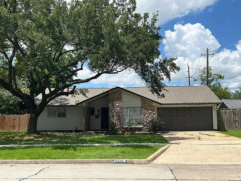 3210 Valley Brook Dr — Photo 1