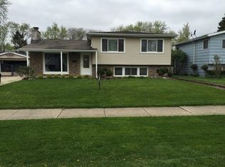 434 S Yale Ave, Addison, IL 60101