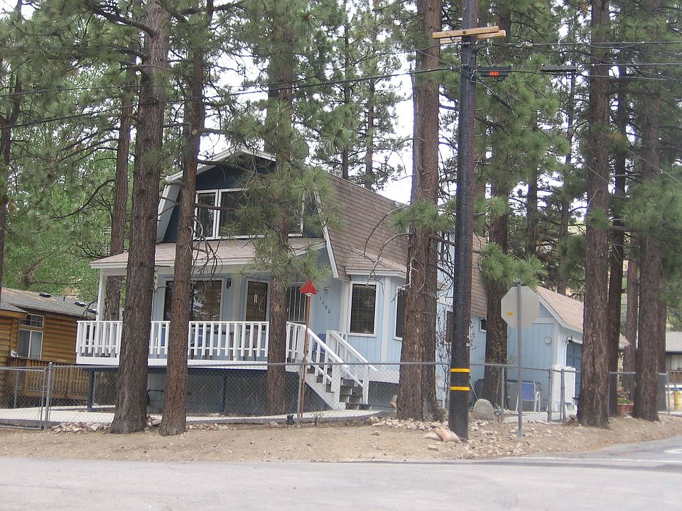 1st image of 1100 E Country Club Dr