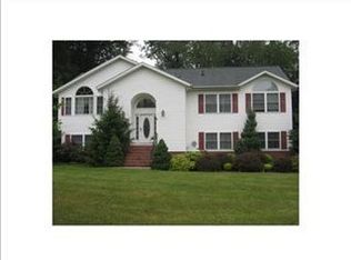 6 Conway Ct, New City, NY 10956
