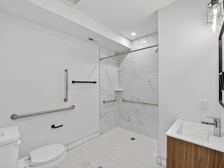 1321 Anacostia Rd SE — Photo 35