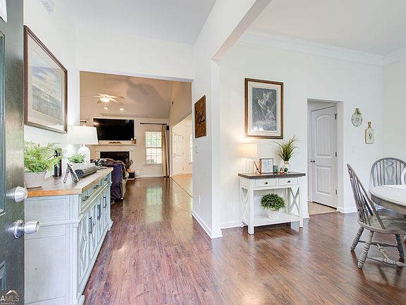 3rd image of 190 Pebble Creek Dr