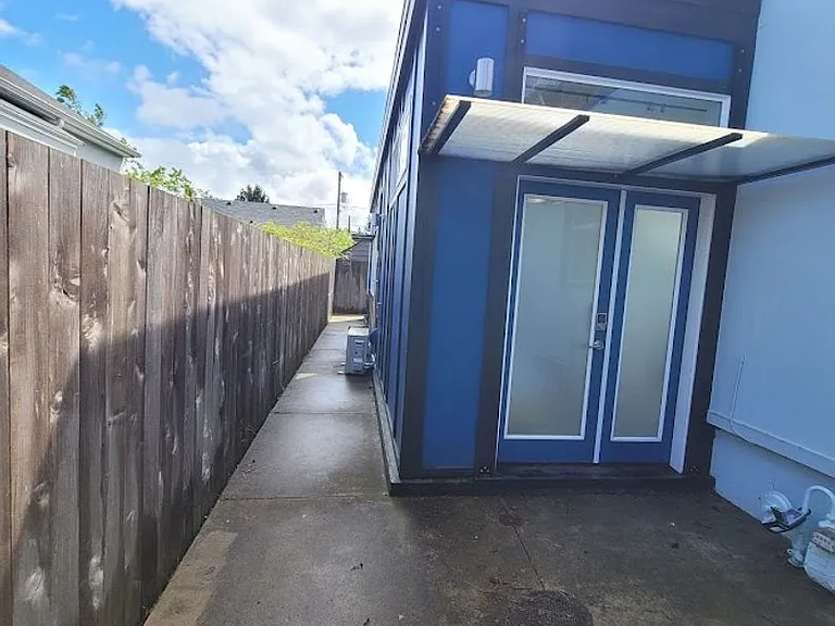 7234 N Denver Ave — Photo 3