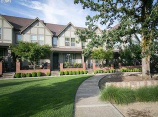 28823 SW Costa Cir W, Wilsonville, OR 97070