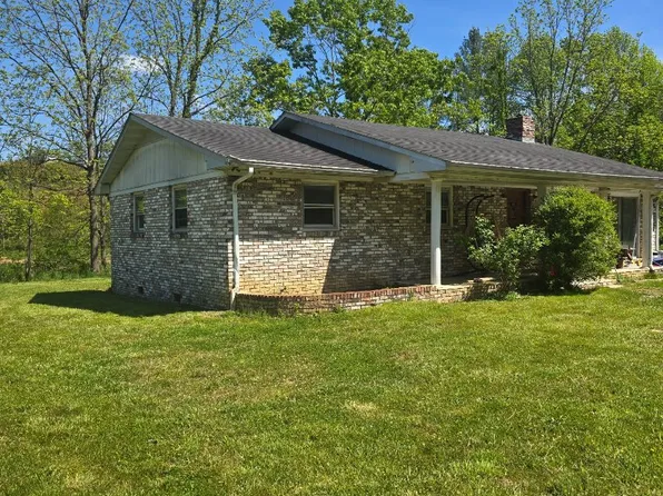 481 Charlie Brown Rd, Burnsville, NC 28714