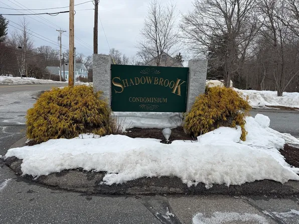 9 Shadowbrook Ln APT 1, Milford, MA 01757