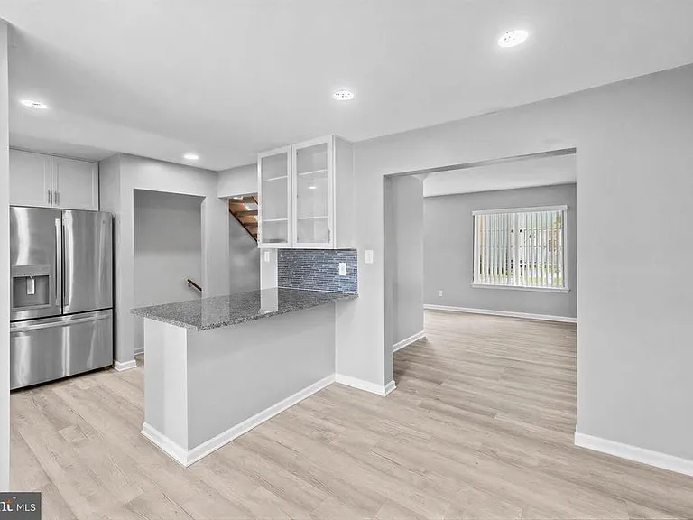 743 Saint Michaels Dr — Photo 4