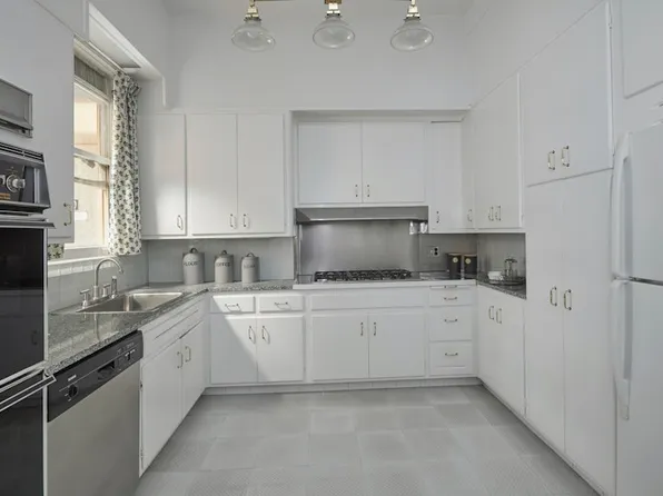 993 Park Avenue image 5 of 12