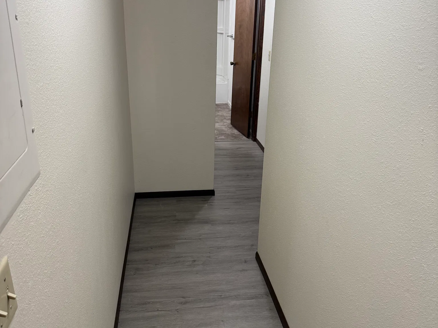 2 bed, 888 sqft, $1,500 — Photo 2
