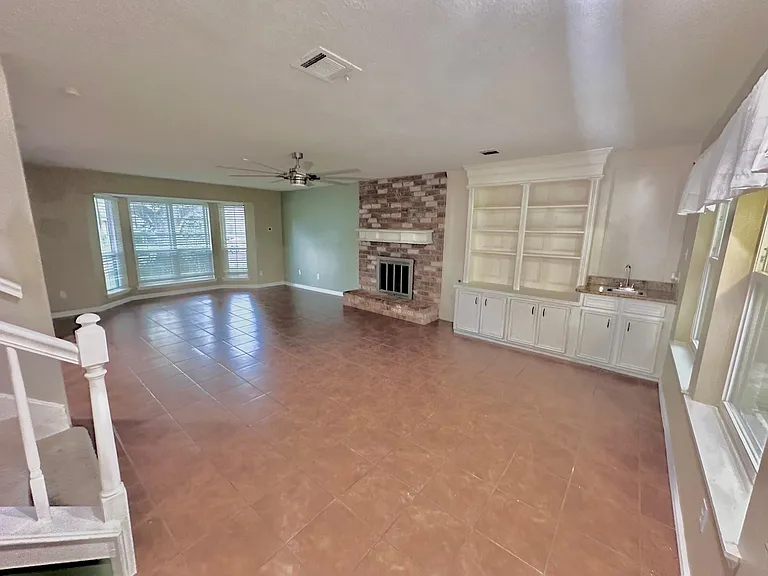 17502 Cassina Dr — Photo 10