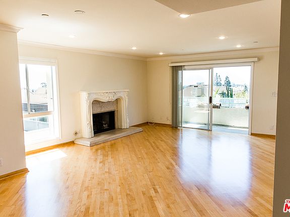 3rd image of 1811 Fairburn Ave APT 402