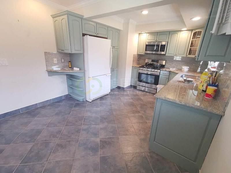 1st image of 334 Caswell Ave